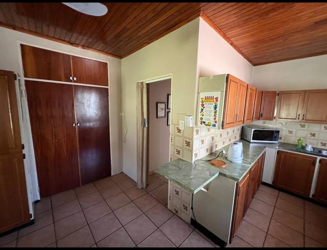 3 BEDROOM HOUSE FOR SALE IN HELDERSTROME AH
